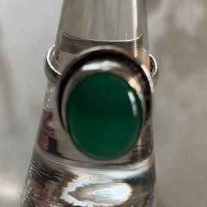 2001 Chic Silver Ring with Green Gemstone